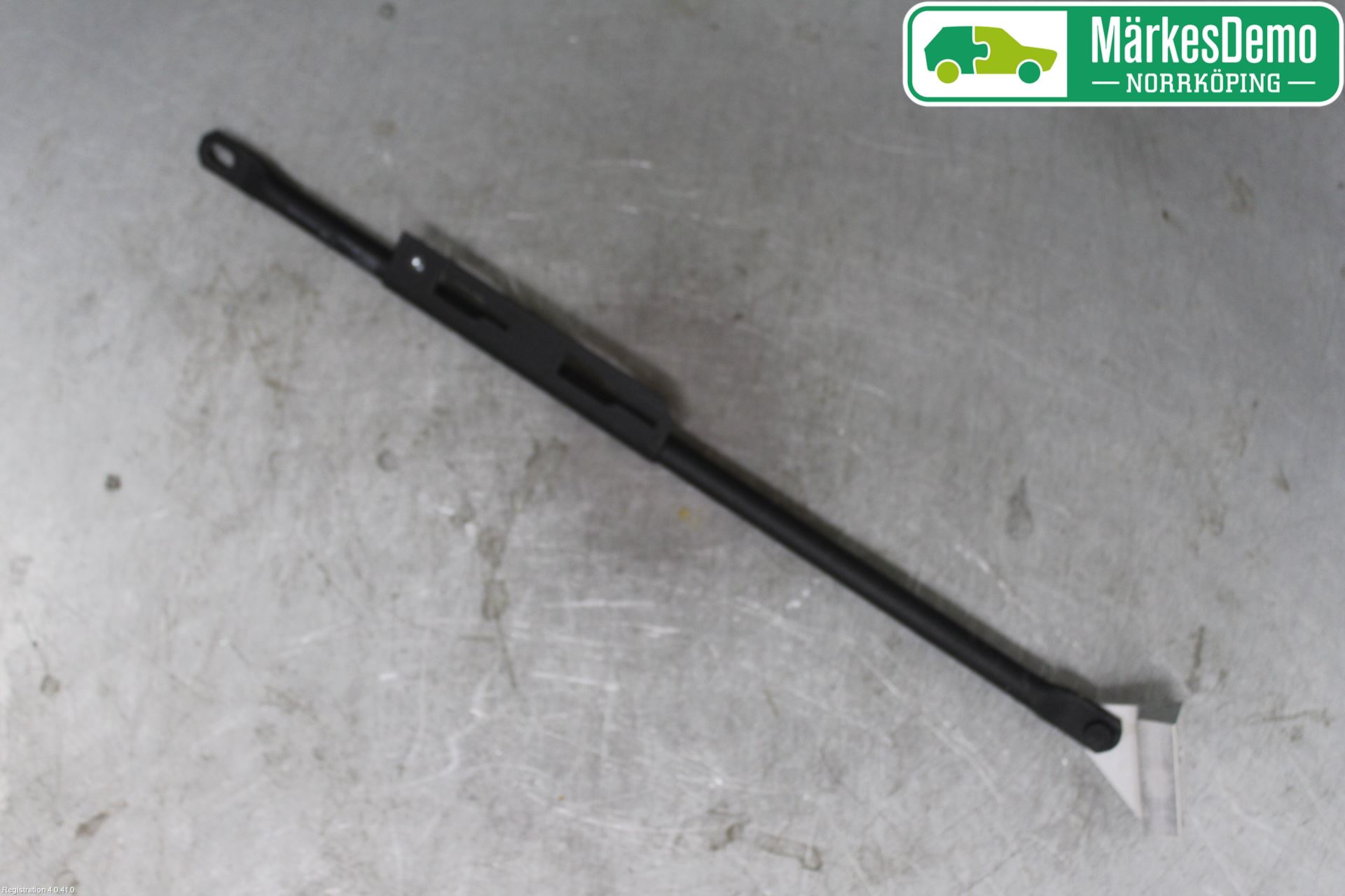 Volvo V90 17->> Front Huvlåsplåt-Balk