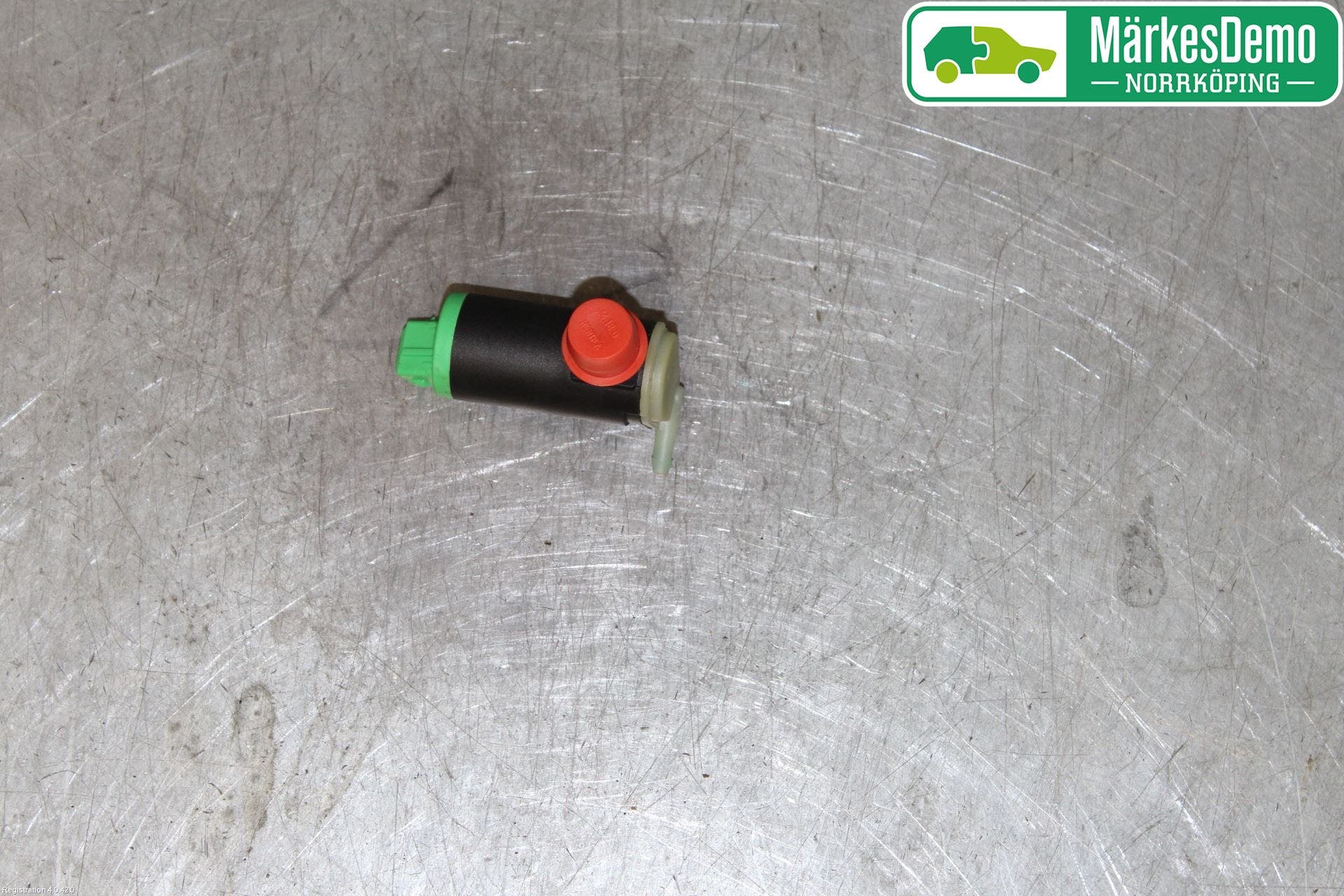 Peugeot 206 98-09 Spolarpump Baklucka