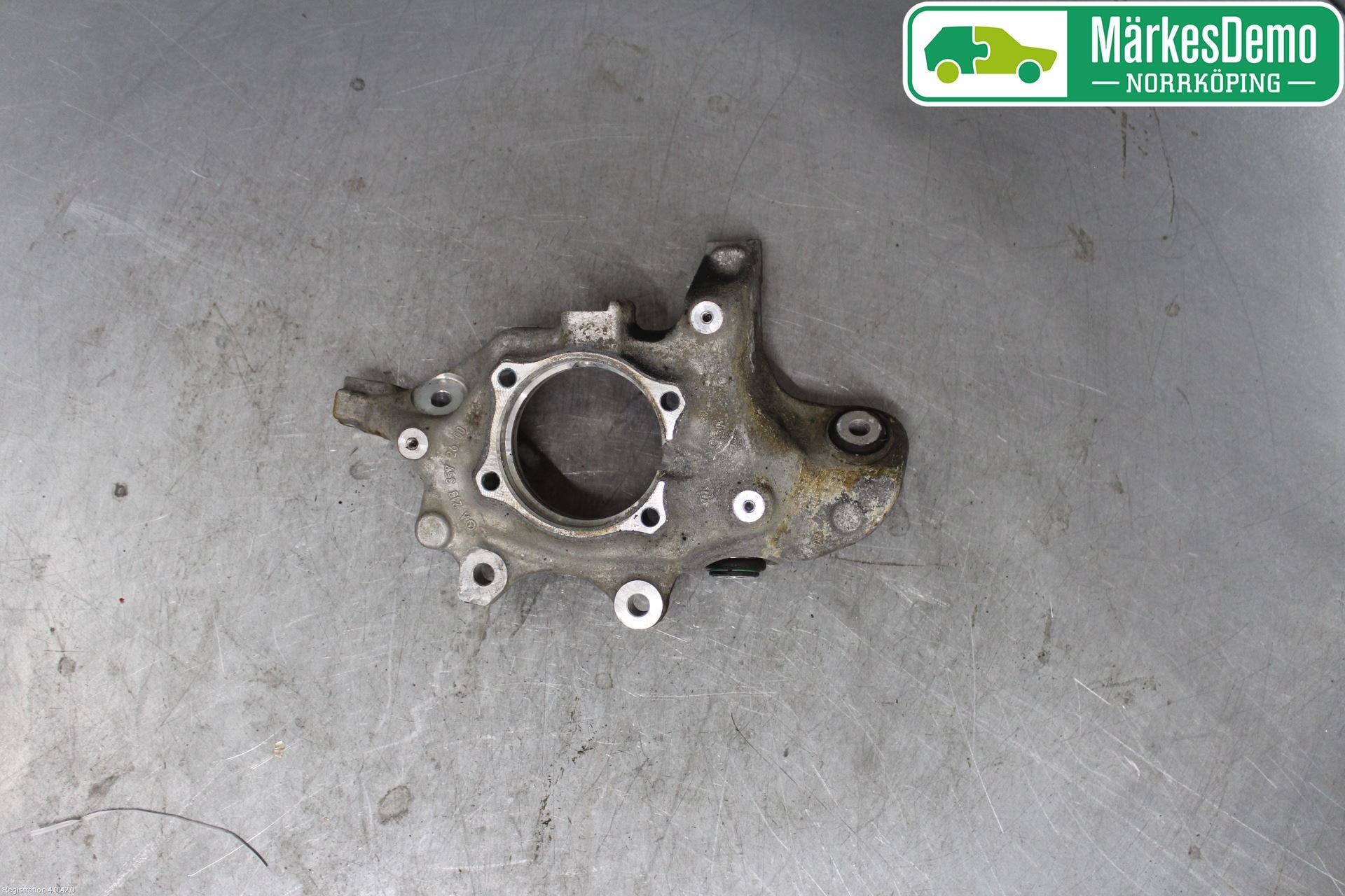 Mercedes-Benz MB E-KLASS (W213) 16-23 Hjullagerhus-Spindel Hö B