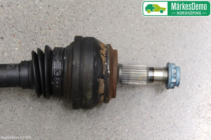 Mercedes-Benz MB E-KLASS (W213) 16-23 Drivaxel Bak Vänster
