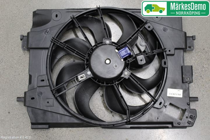 Renault CLIO IV 12-16 Kylfläkt El