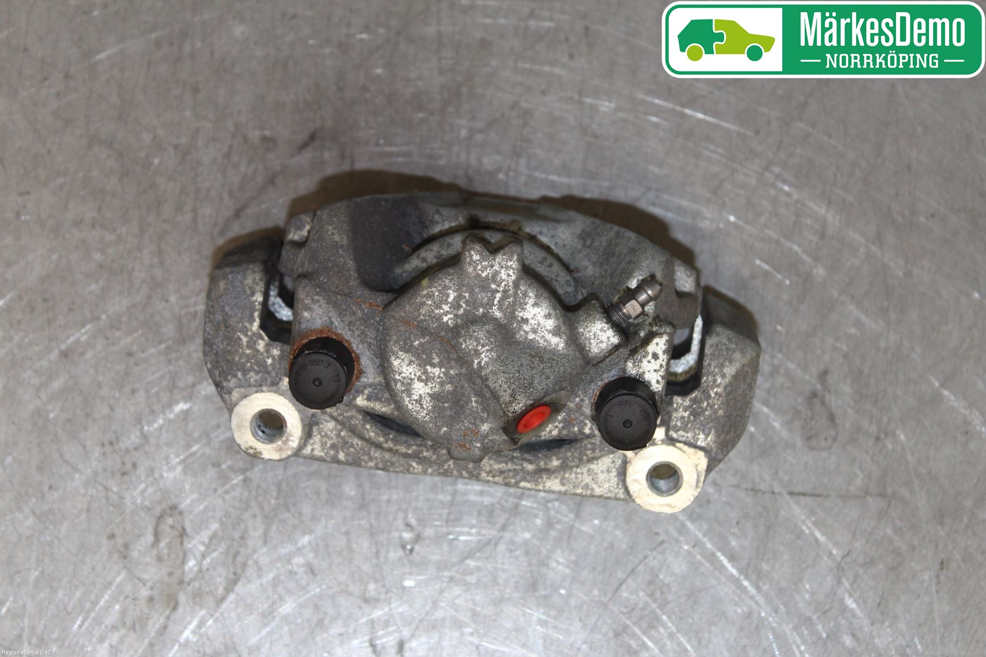 Renault CAPTUR 13-19 Bromsok Fram Höger