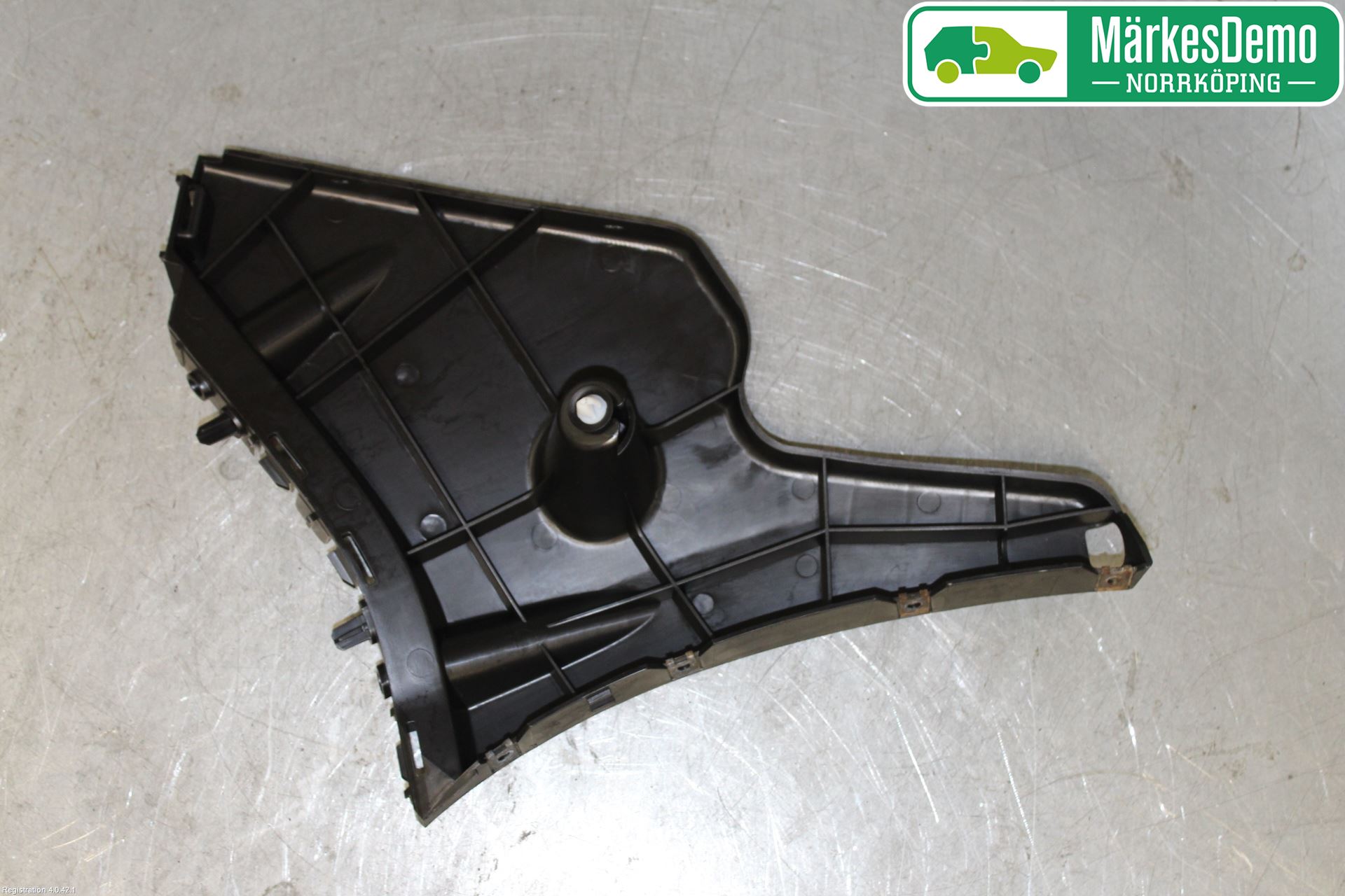 Volvo S60 11-13 Stötfångarfäste Bak Hö