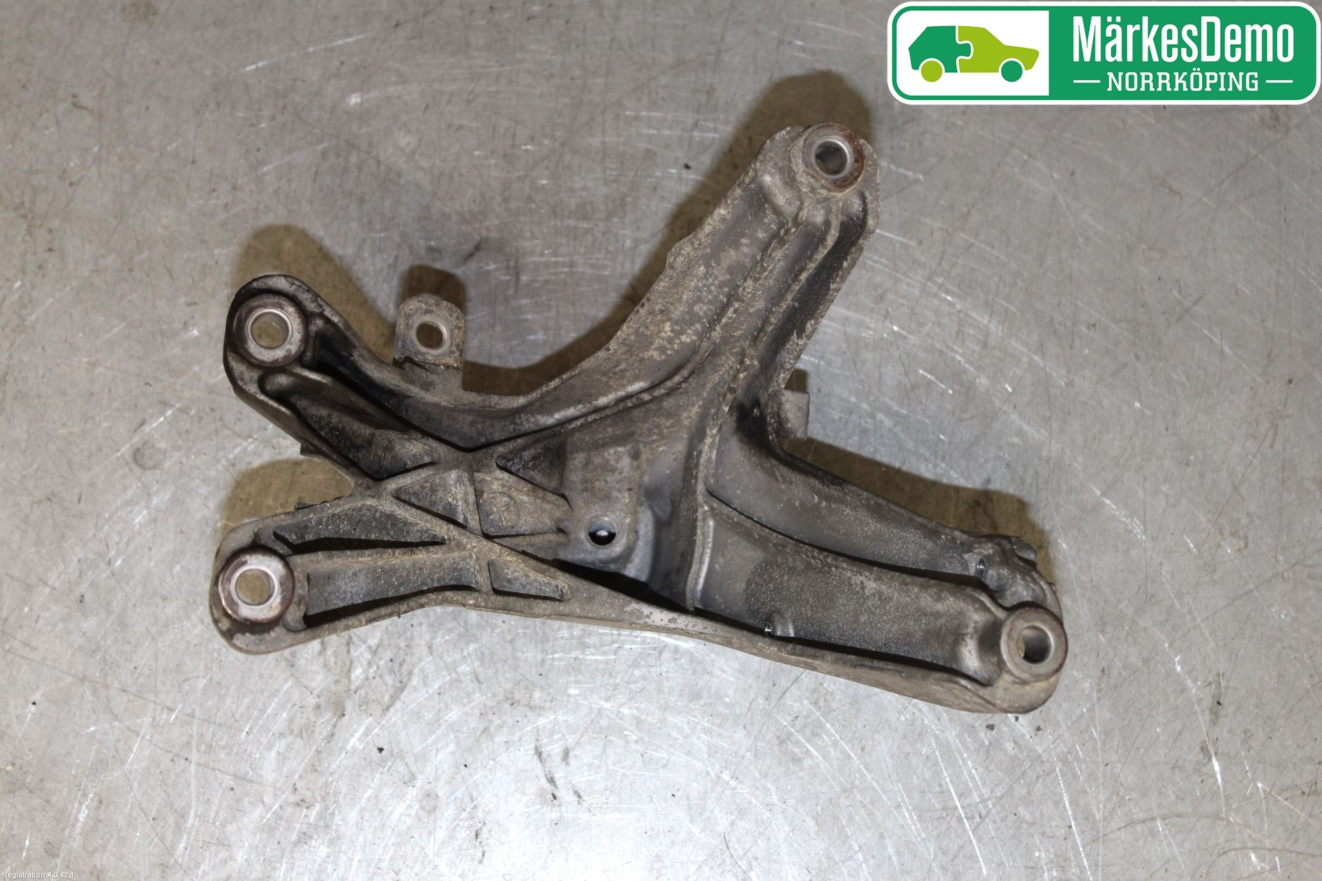 Audi Q5 09-16 Motorfäste