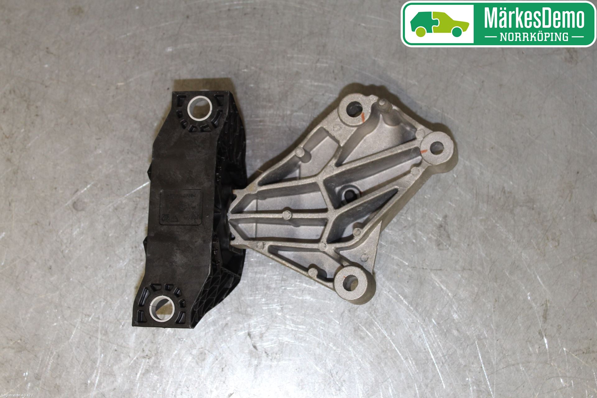 Renault CLIO IV 16-19 Motorfäste