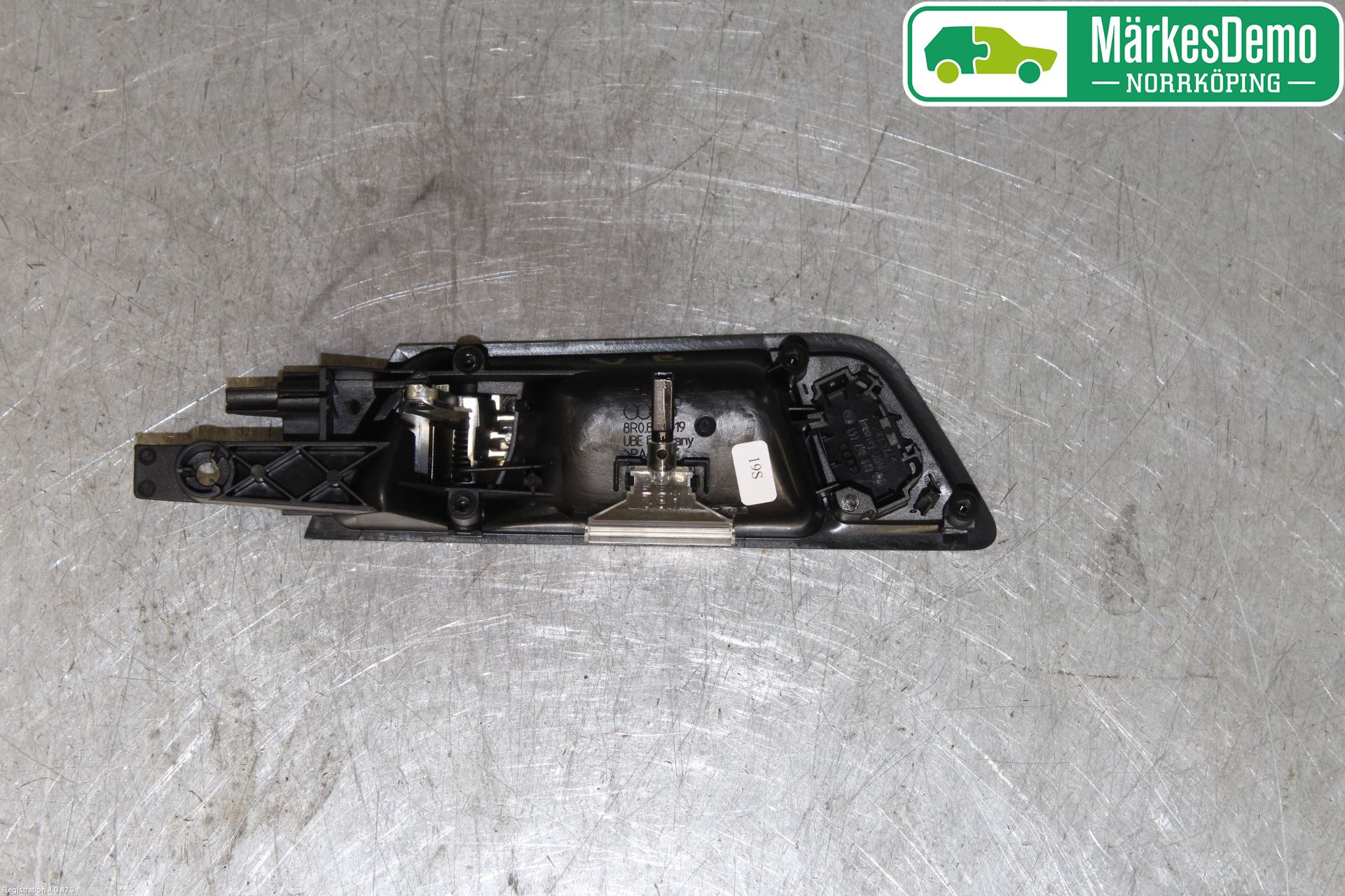 Audi Q5 09-16 Dörrhandtag Inre Vä