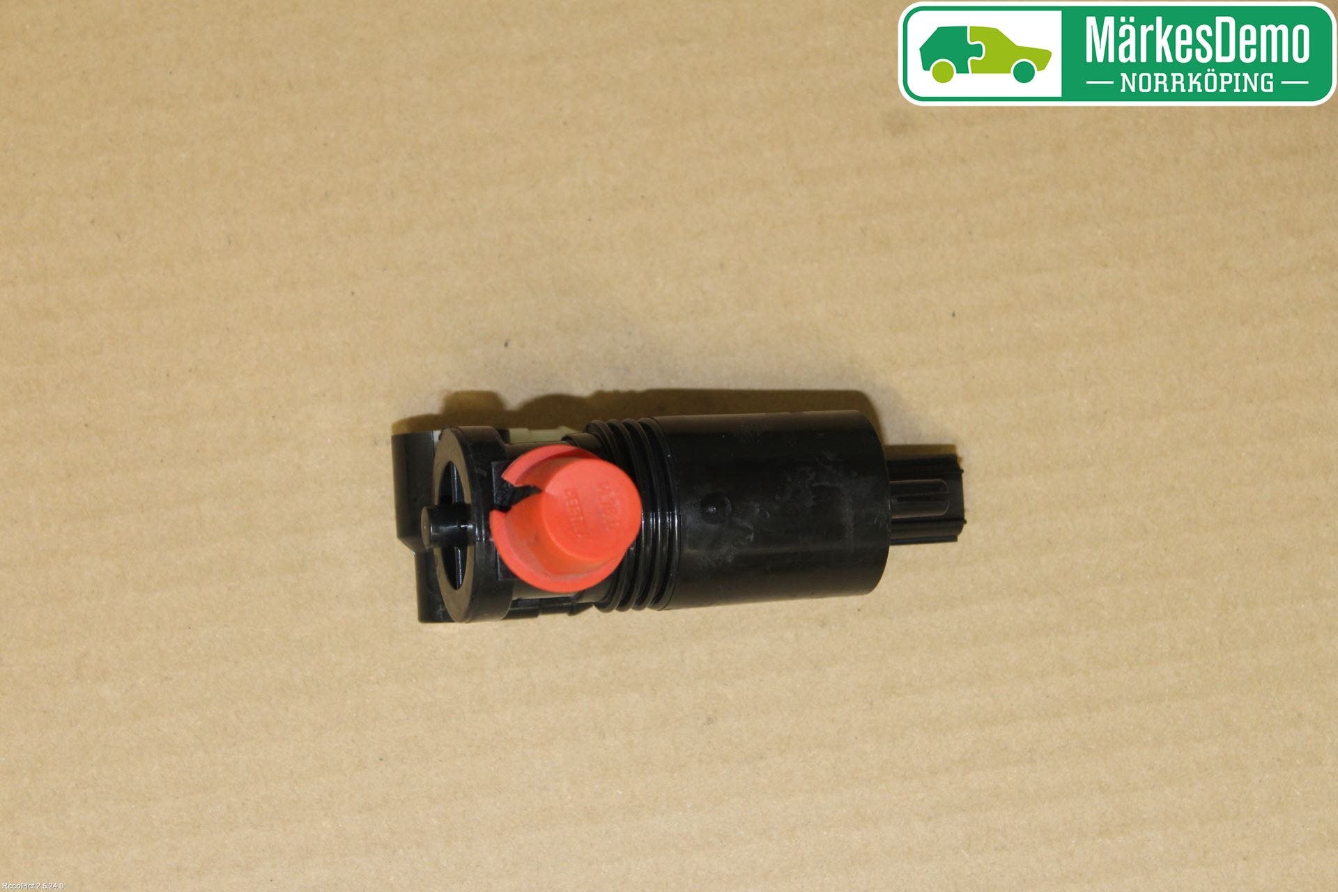 Volvo V40 12-19 Spolarpump Vindruta