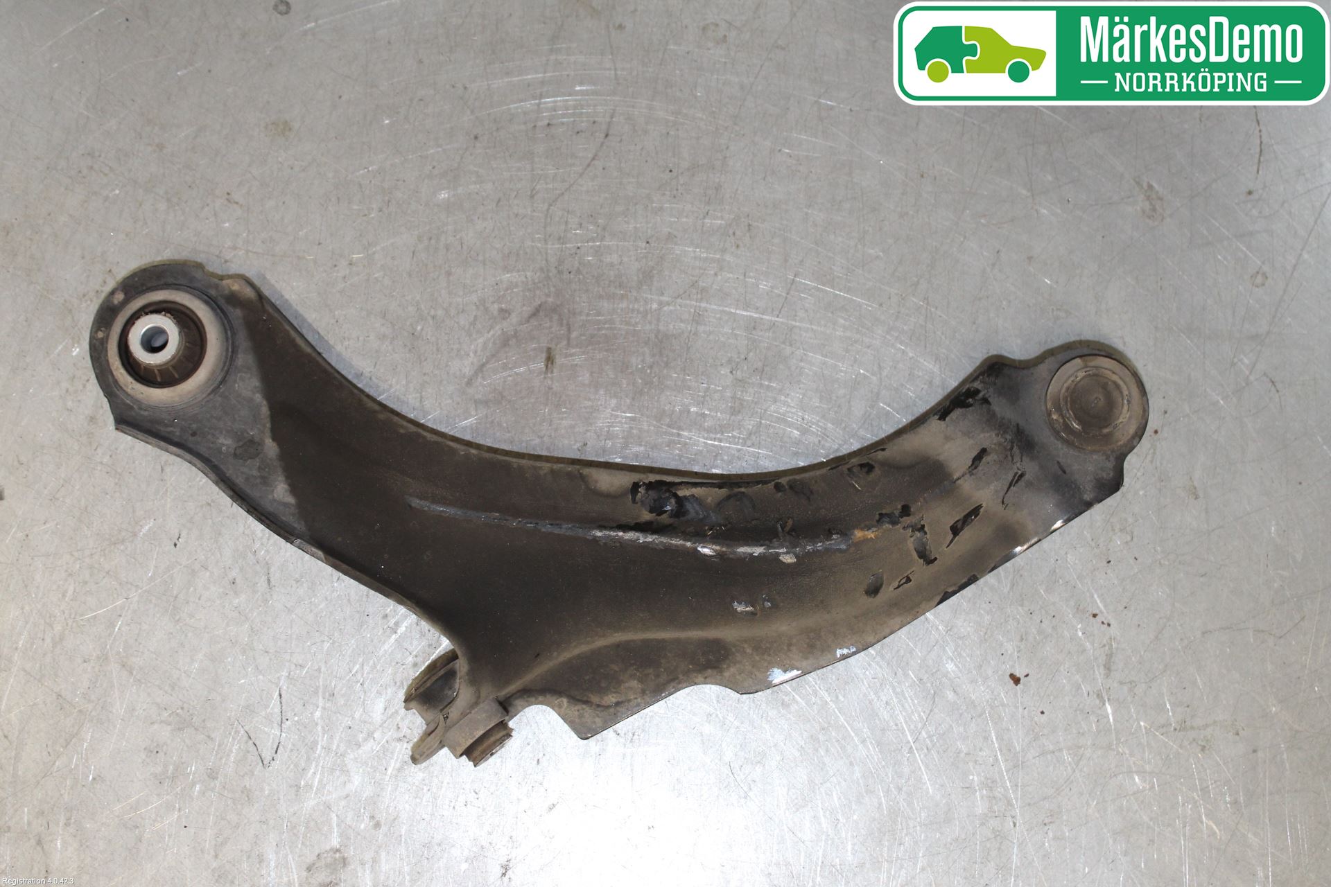 Renault CLIO IV 16-19 Bärarm Fram Undre Hö