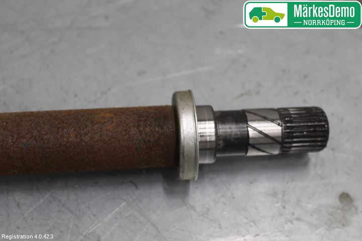 Renault CLIO IV 16-19 Drivaxel Fram Höger