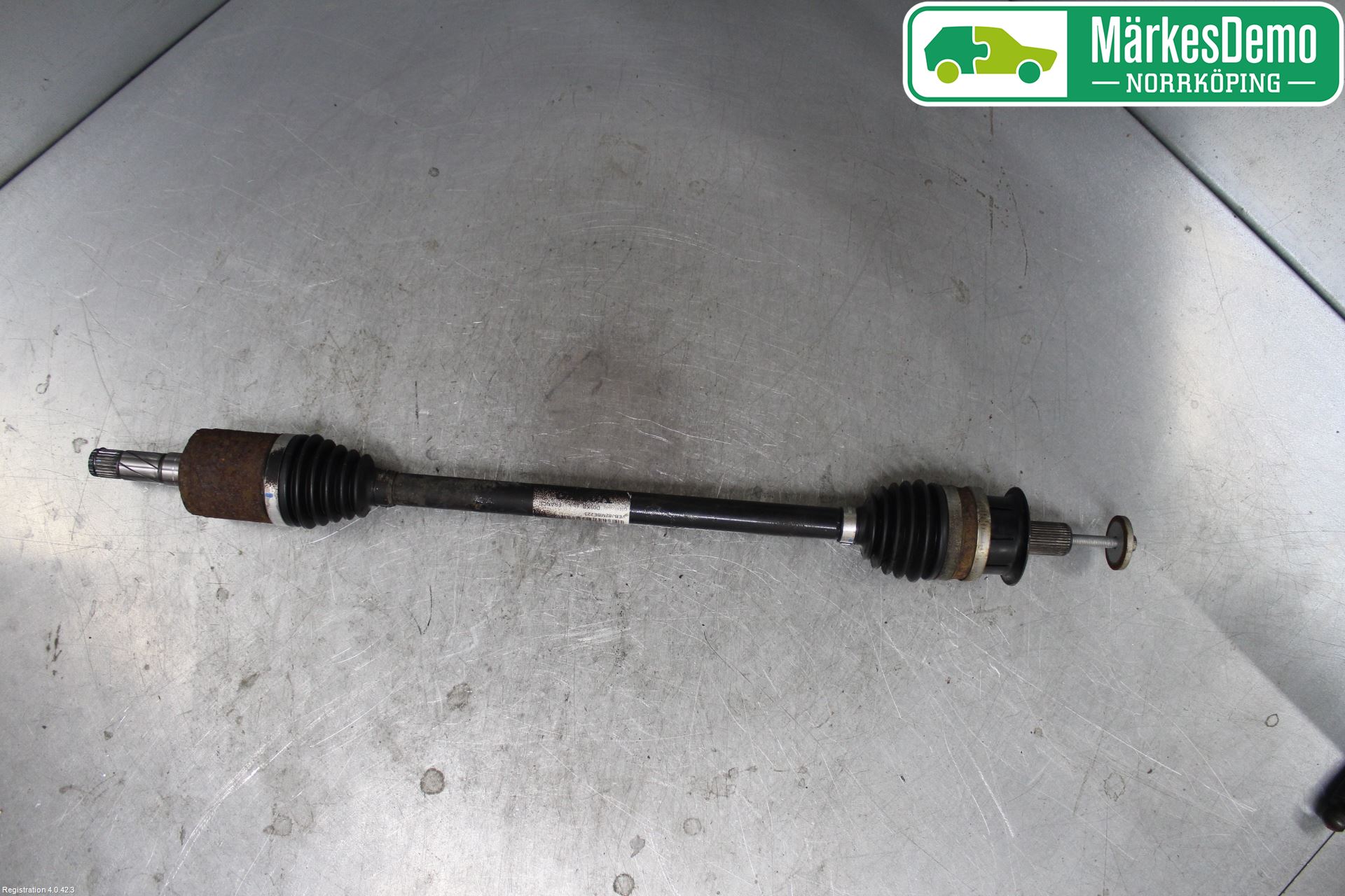 Volvo XC70 14-16 Drivaxel Bak Höger