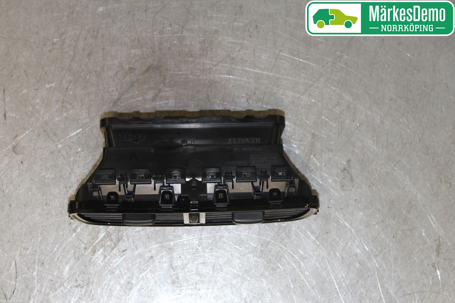 Renault CLIO IV 16-19 Defrosterkanal-Munstycke