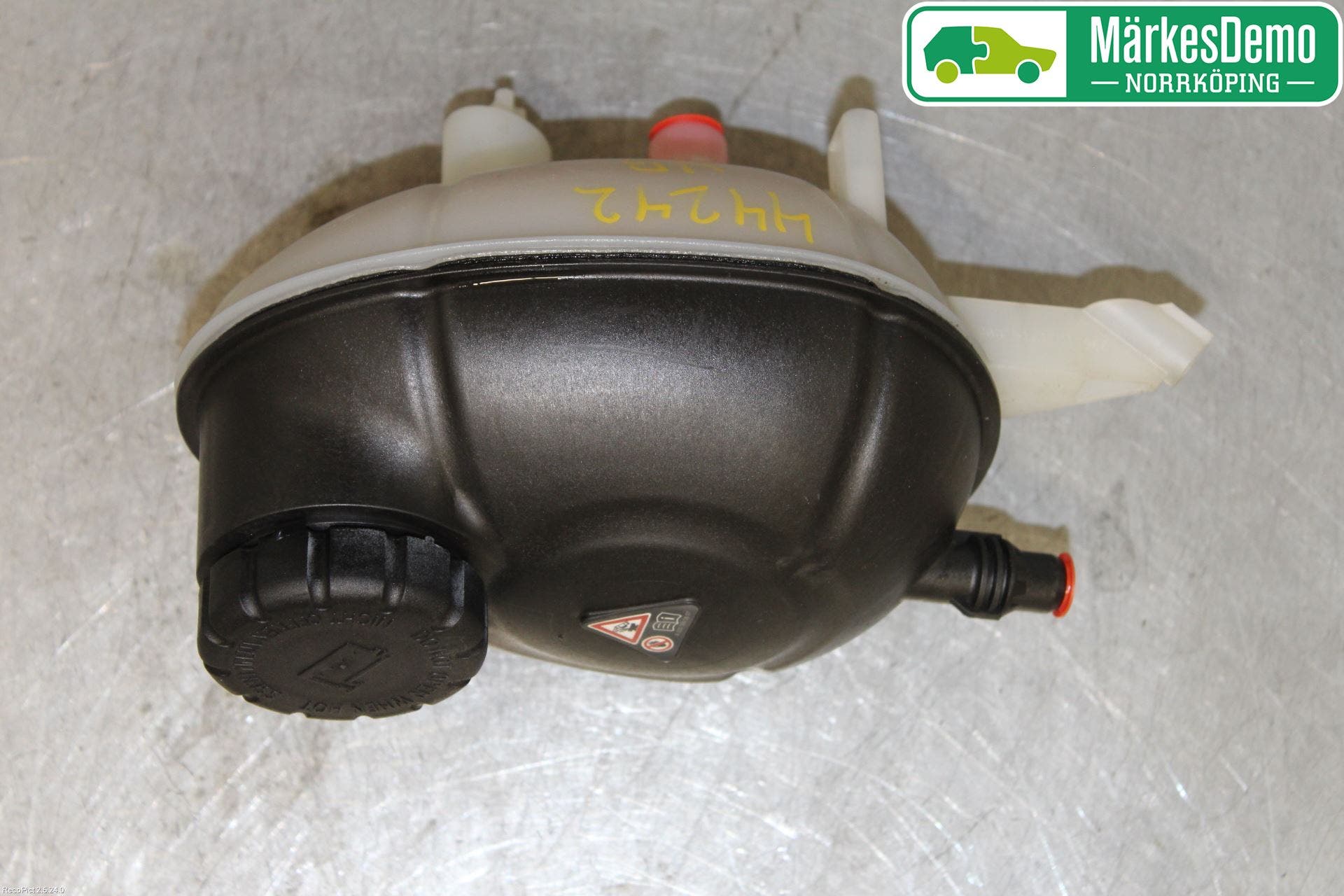 Mercedes-Benz MB C-KLASS (W205) 14-21 Expansionstank