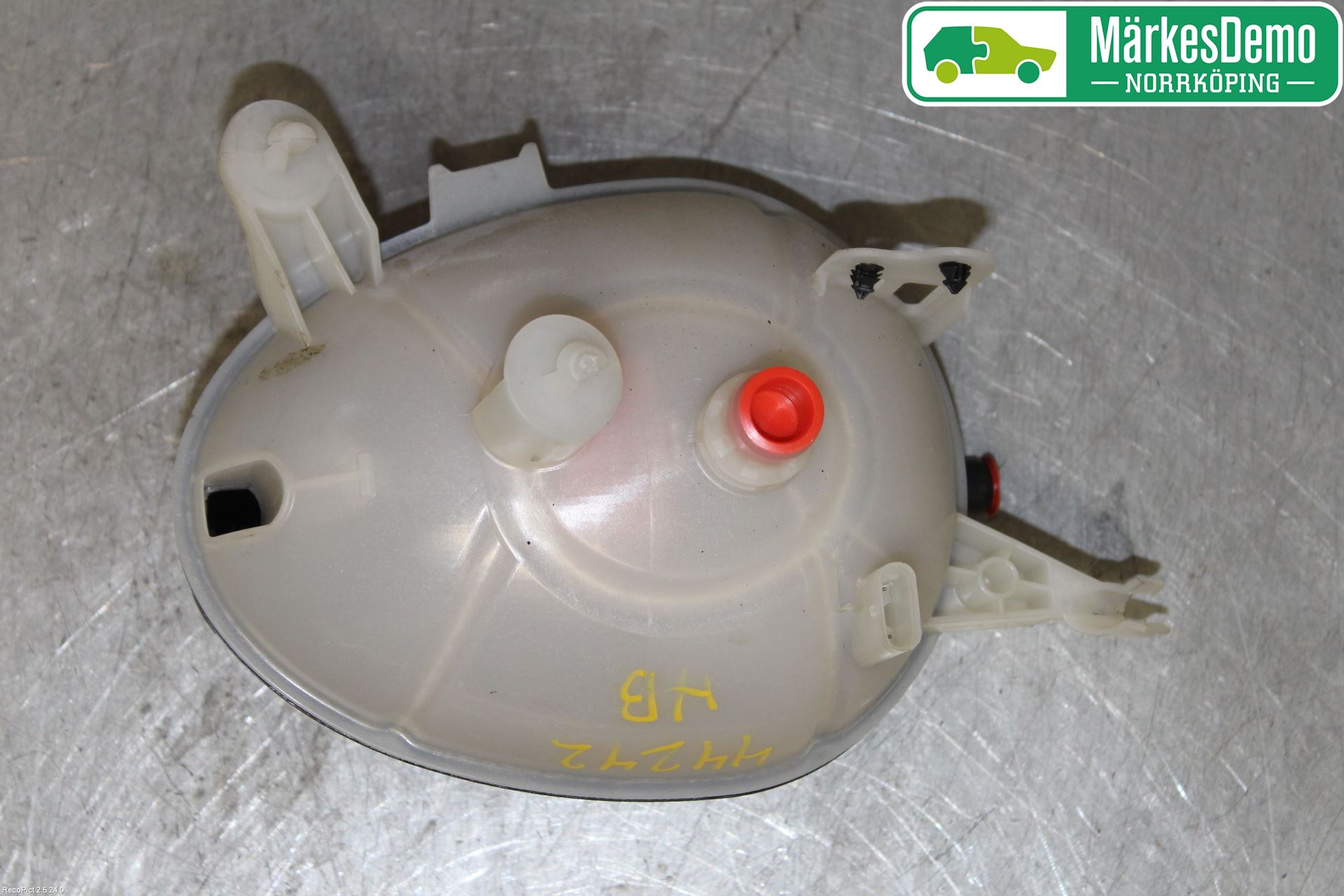 Mercedes-Benz MB C-KLASS (W205) 14-21 Expansionstank