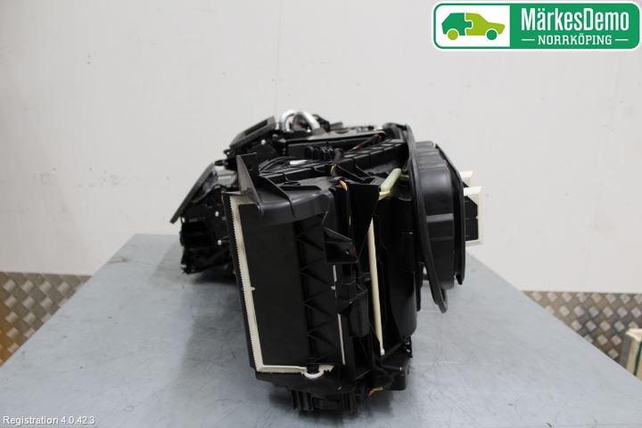 Volvo V90 17->> Värme Cellpaket Komp