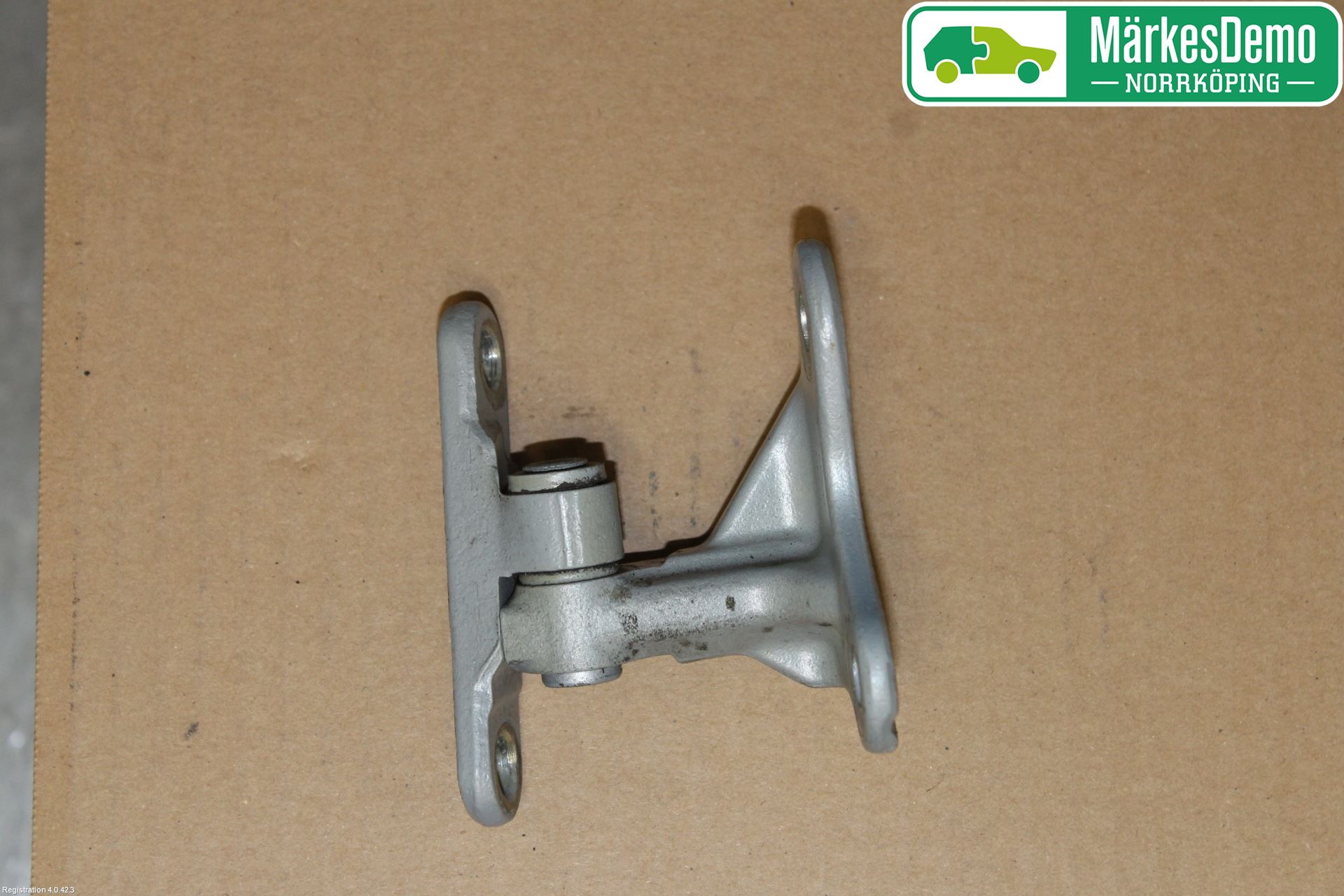 Mitsubishi COLT   04-08 Dörrgångjärn