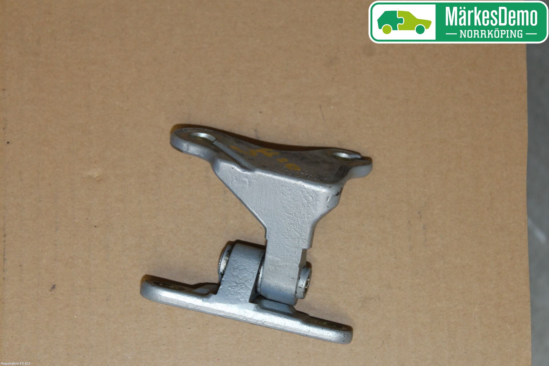 Mitsubishi COLT   04-08 Dörrgångjärn