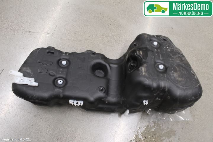 Volvo XC40/RECHARGE 18- Bränsletank Diesel