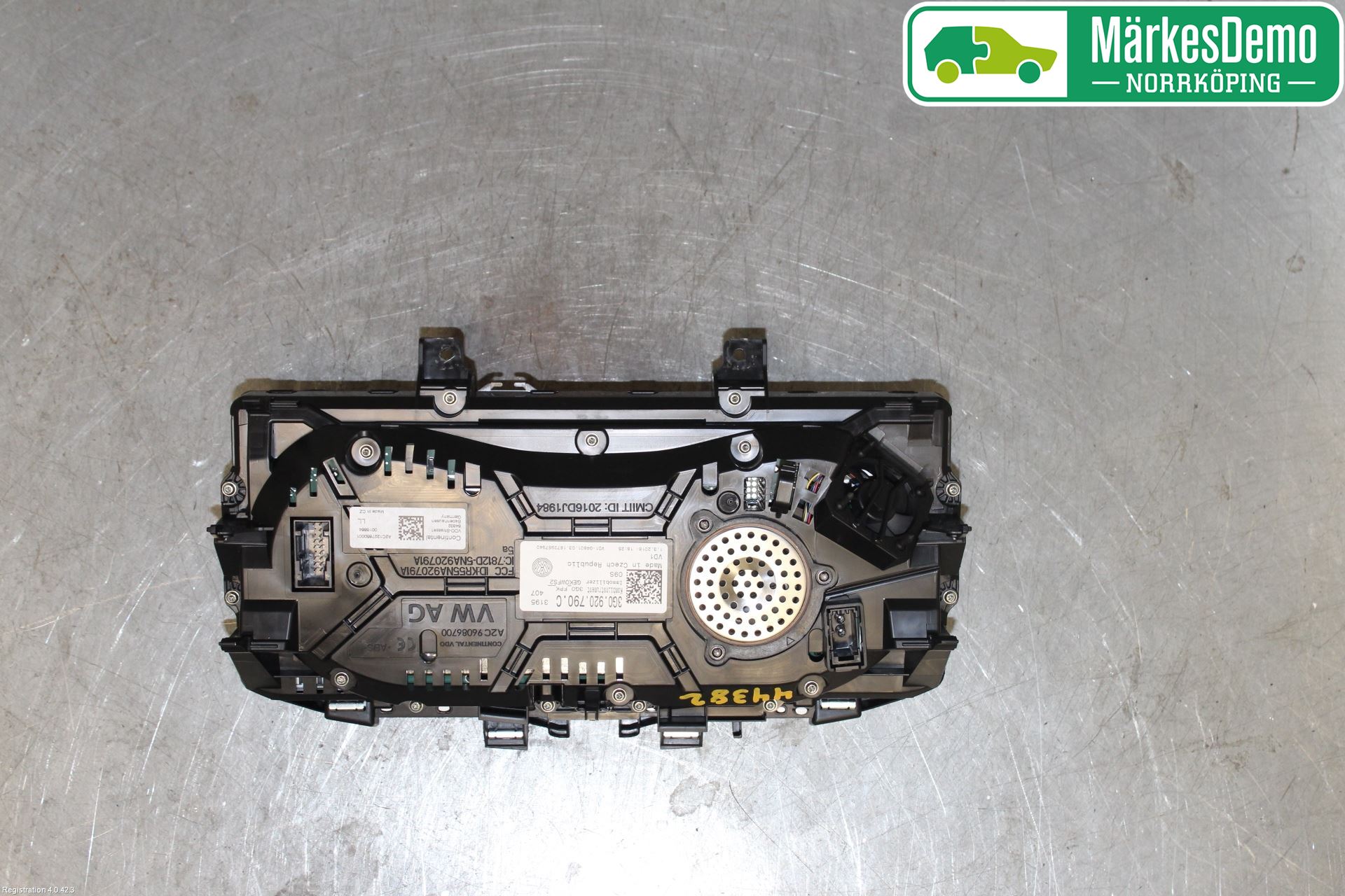 Volkswagen VW PASSAT 15-19 Instrument Komb