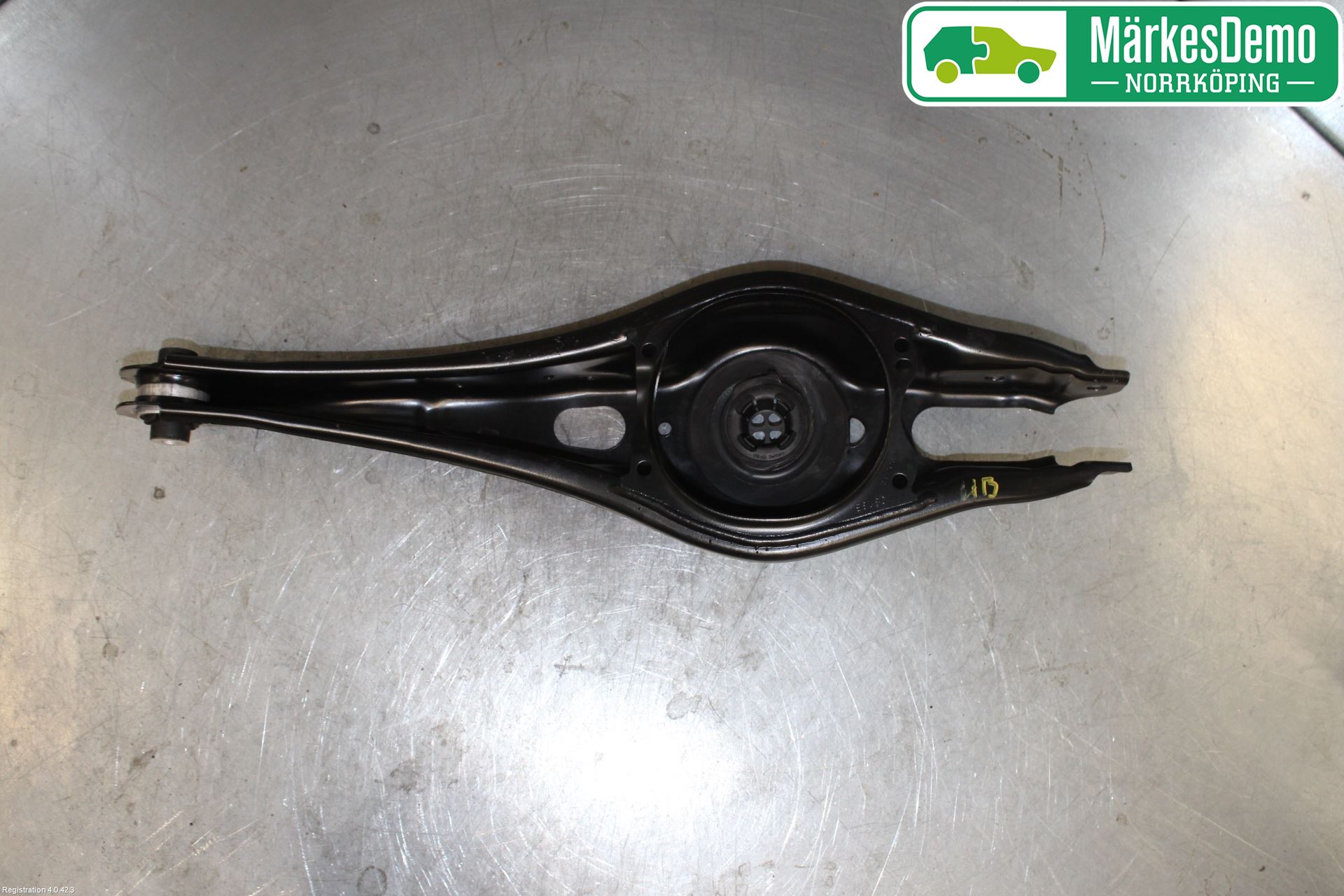 Volkswagen VW PASSAT 15-19 Bärarm Bak Höger