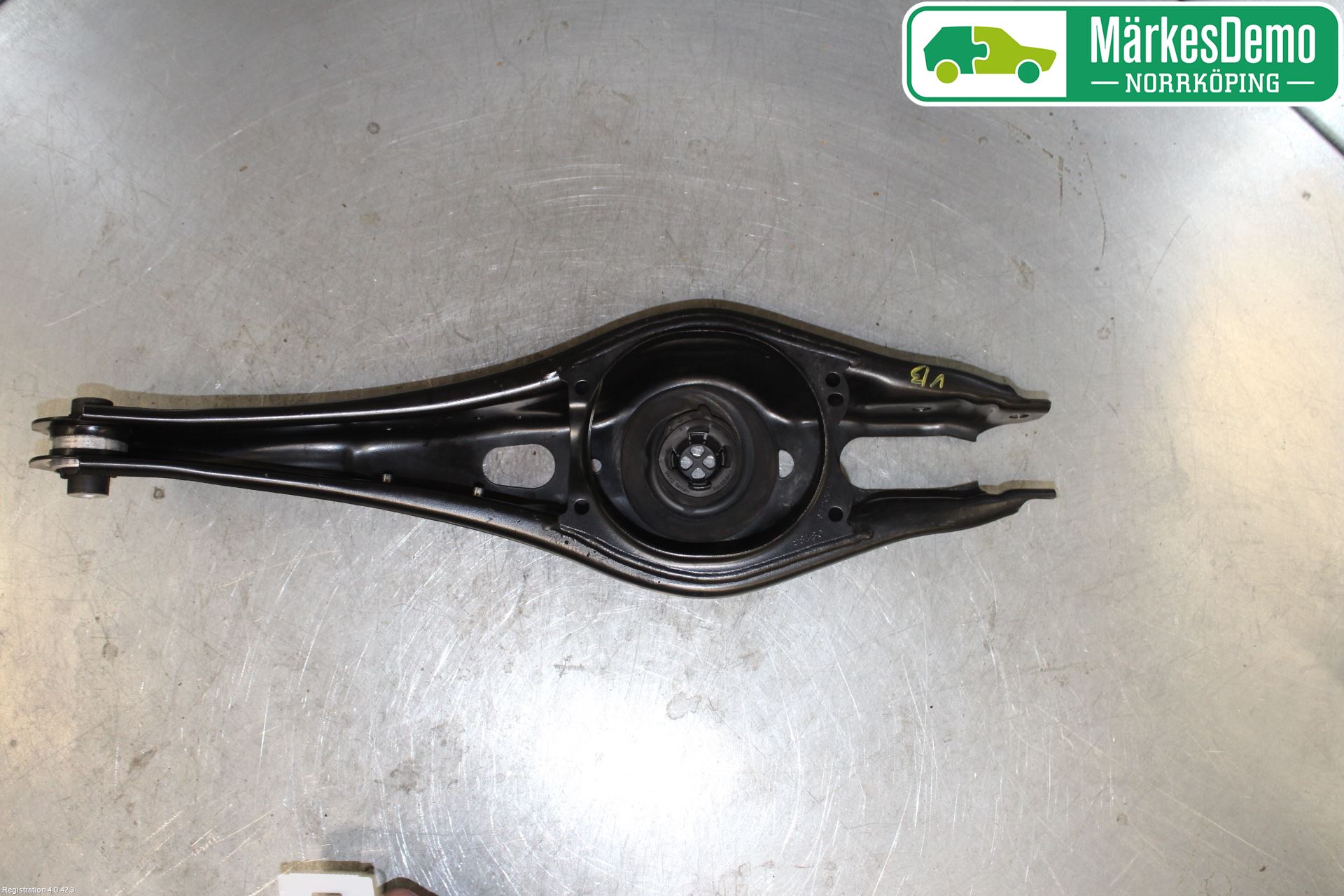 Volkswagen VW PASSAT 15-19 Bärarm Bak Vänster