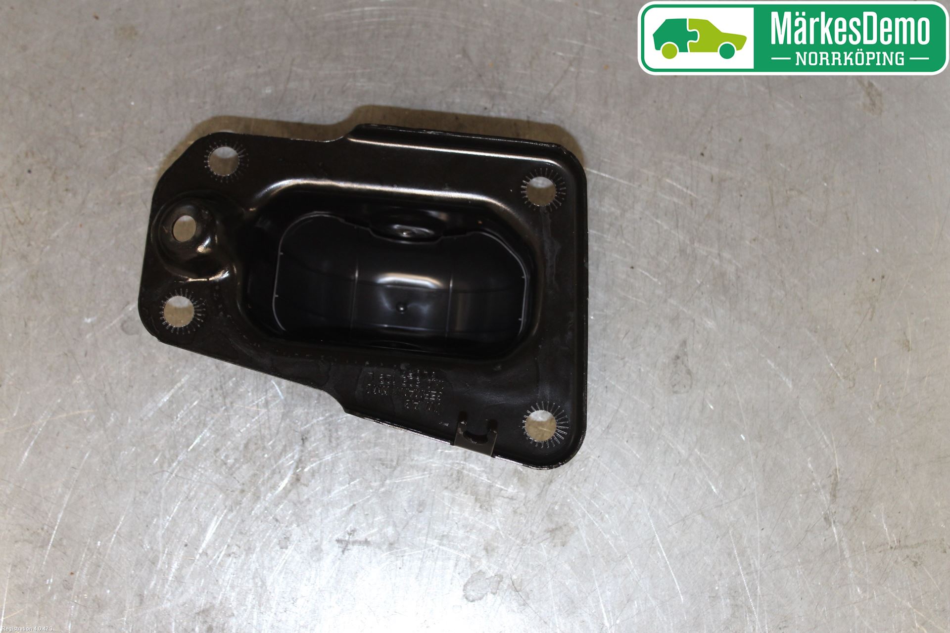 Volkswagen VW PASSAT 15-19 Bärarm Bak Vänster