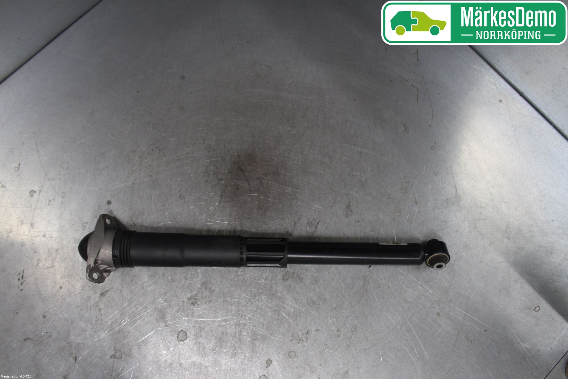 Volkswagen VW PASSAT 15-19 Stötdämpare Bak