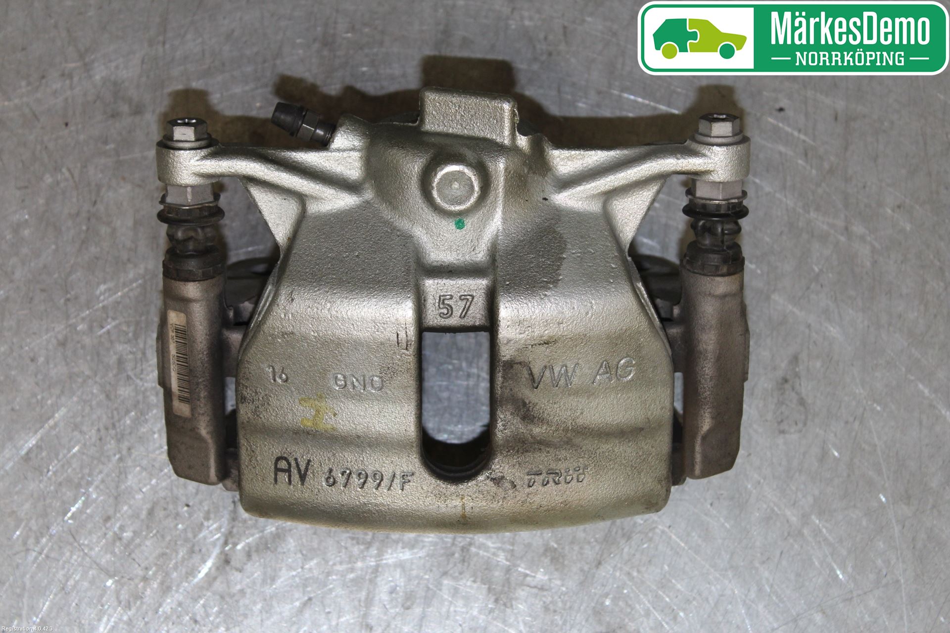 Volkswagen VW PASSAT 15-19 Bromsok Fram Höger