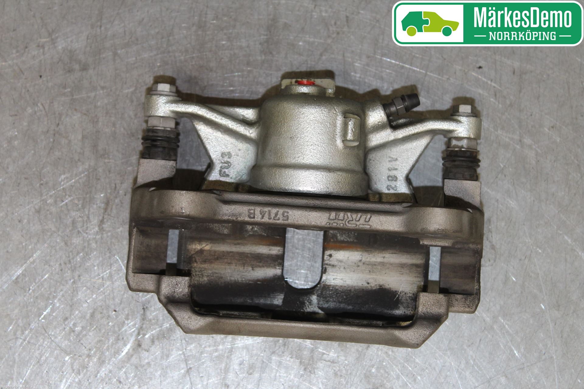 Volkswagen VW PASSAT 15-19 Bromsok Fram Höger