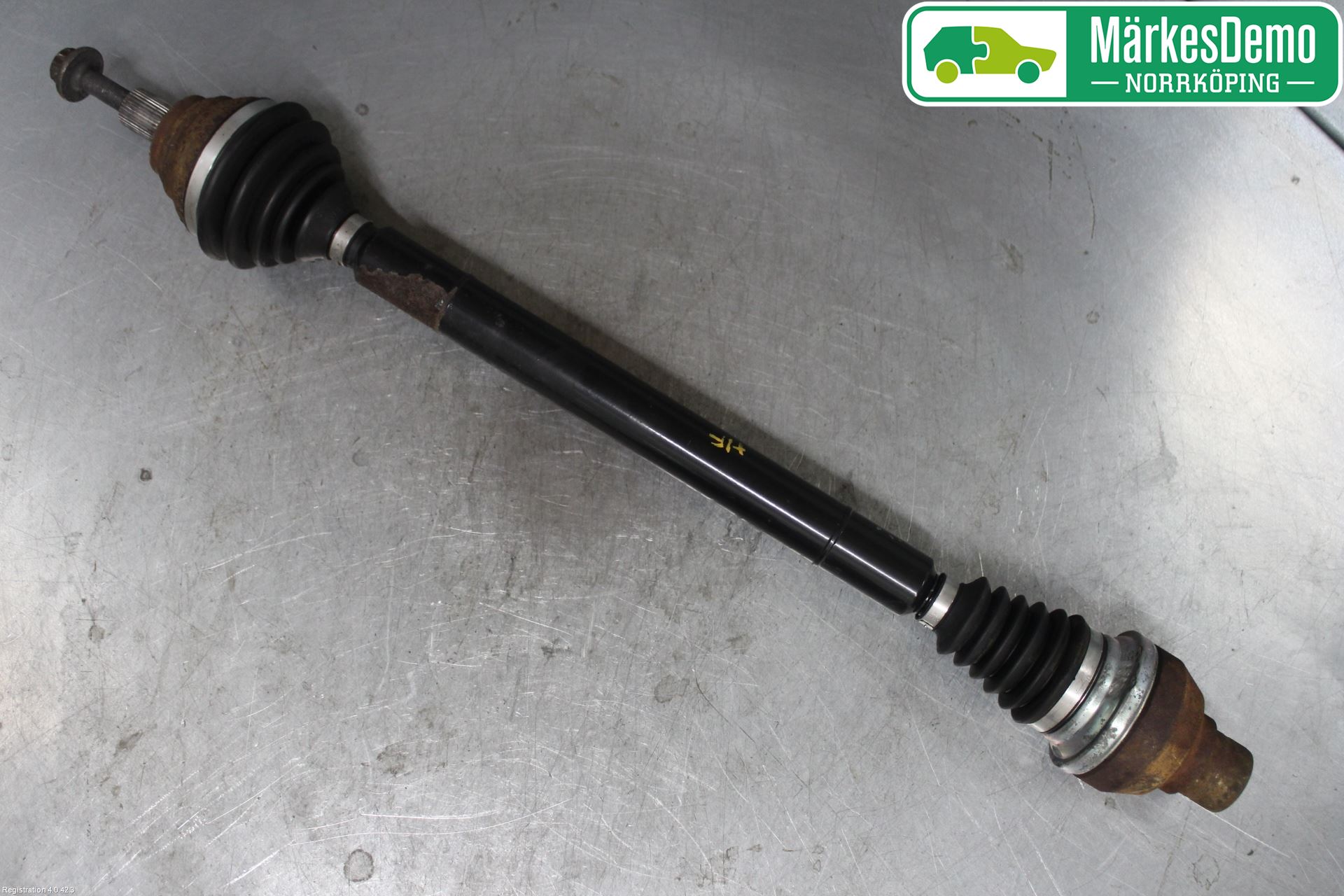 Volkswagen VW GOLF V 04-09 Drivaxel Fram Höger