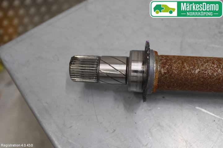 Renault CAPTUR 13-19 Drivaxel Fram Höger