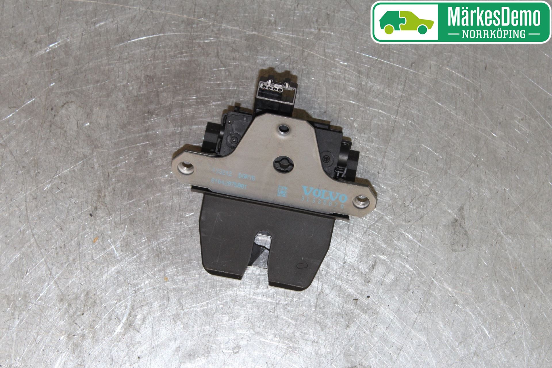 Volvo V40 12-19 Låskista Baklucka