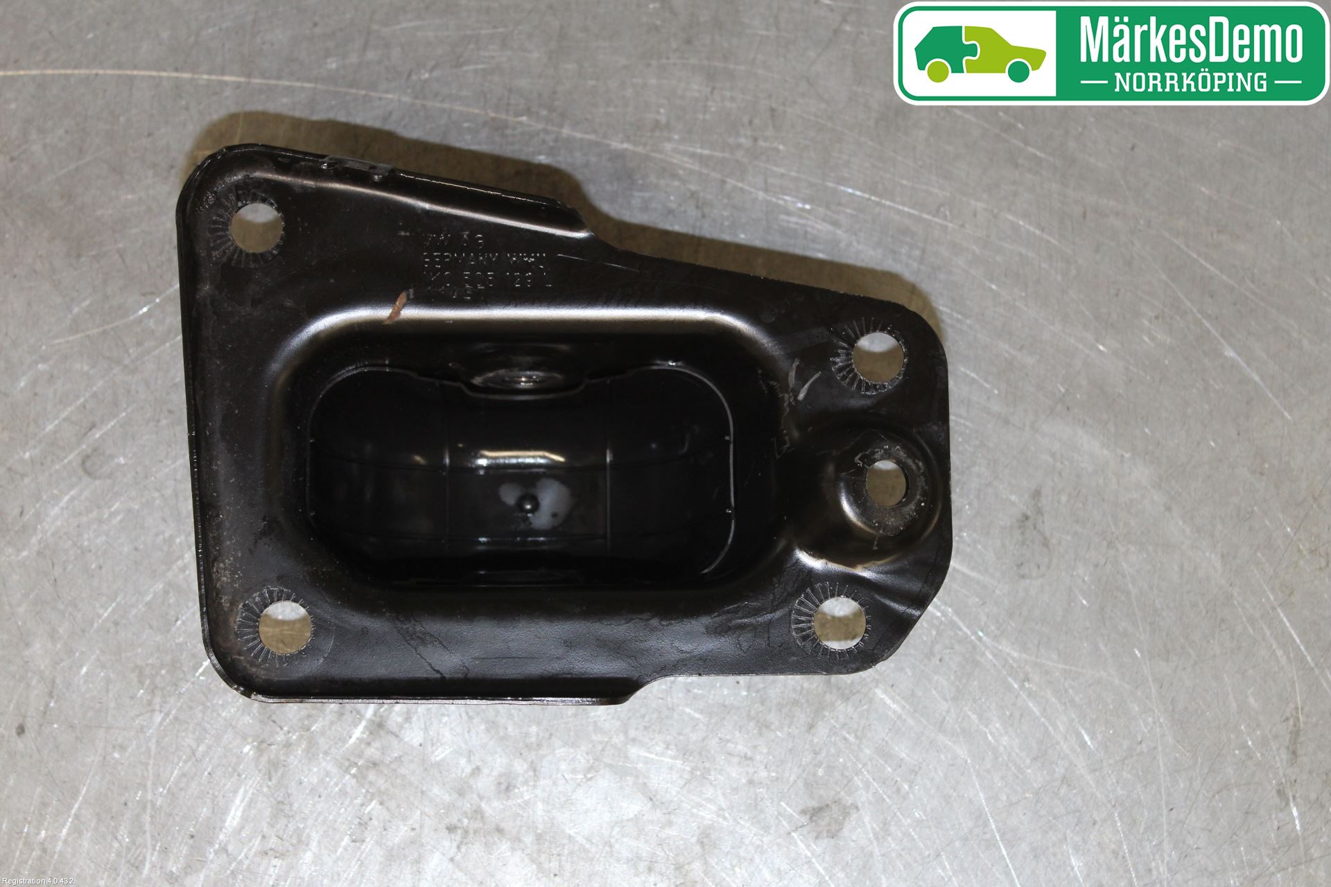 Volkswagen VW TIGUAN 16-24 Bärarm Bak Vänster