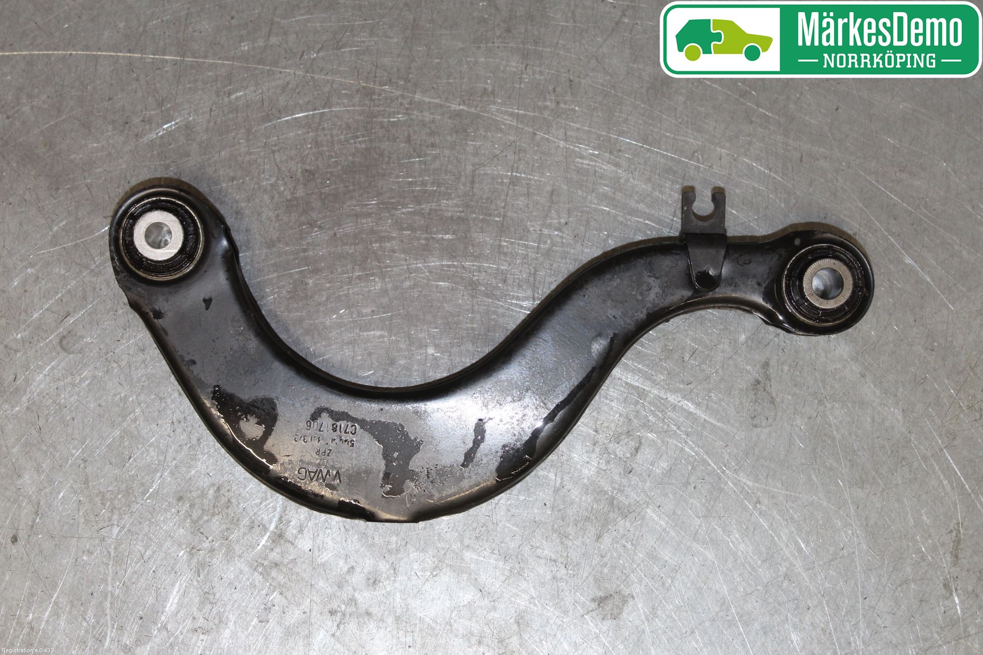 Volkswagen VW TIGUAN 16-24 Bärarm Bak Övre Höger