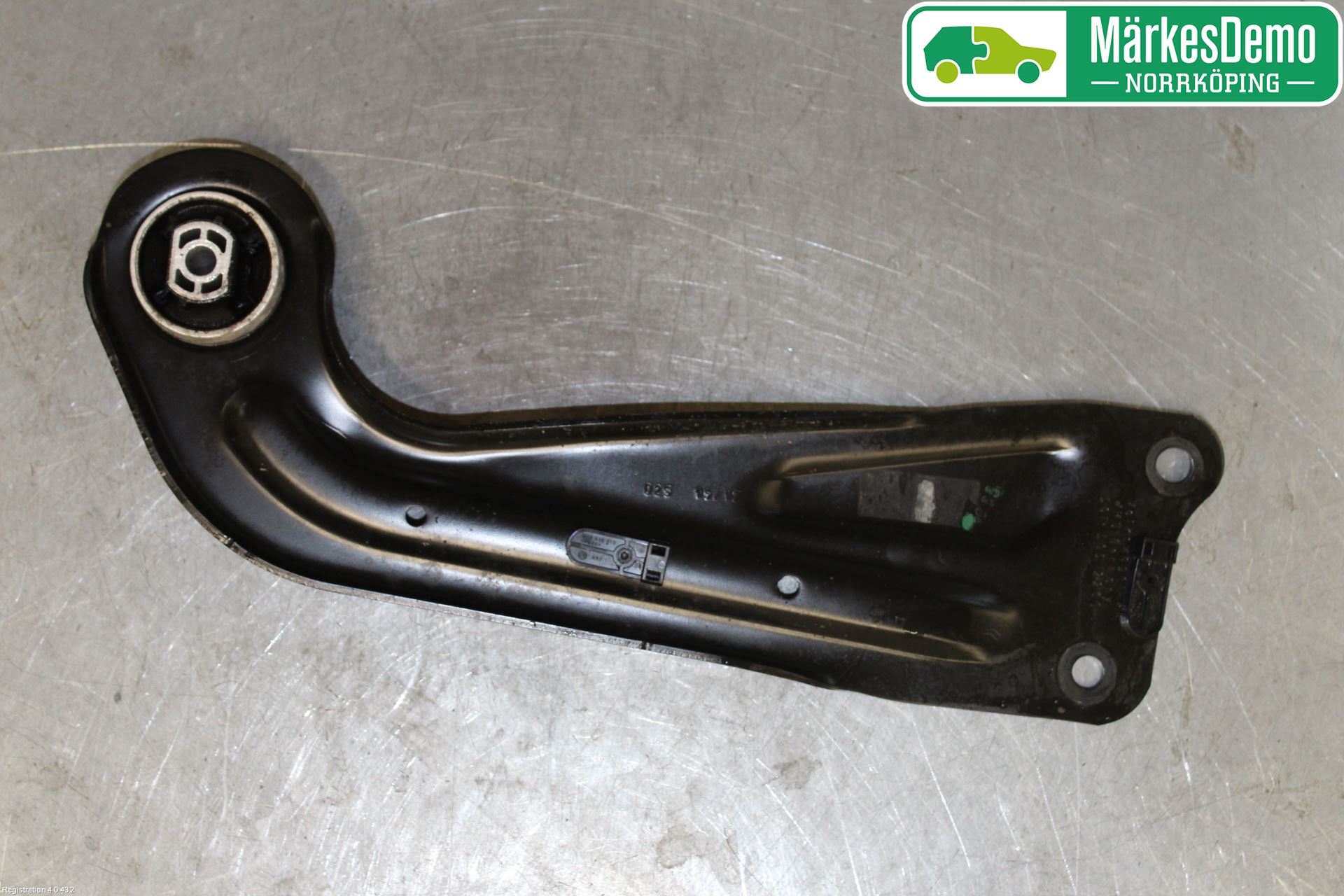 Volkswagen VW TIGUAN 16-24 Bärarm Bak Höger