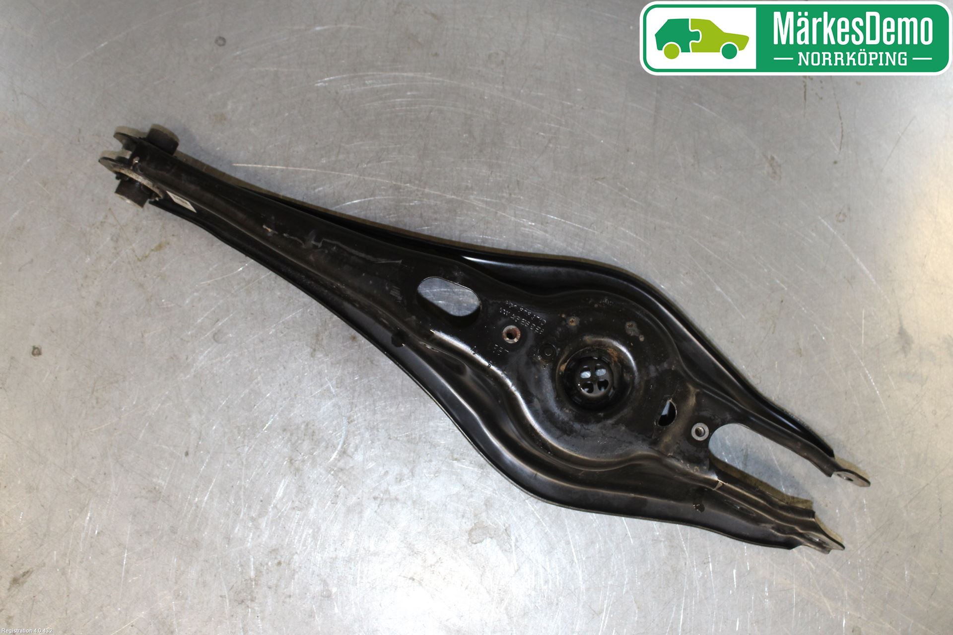 Volkswagen VW TIGUAN 16-24 Bärarm Bak Höger