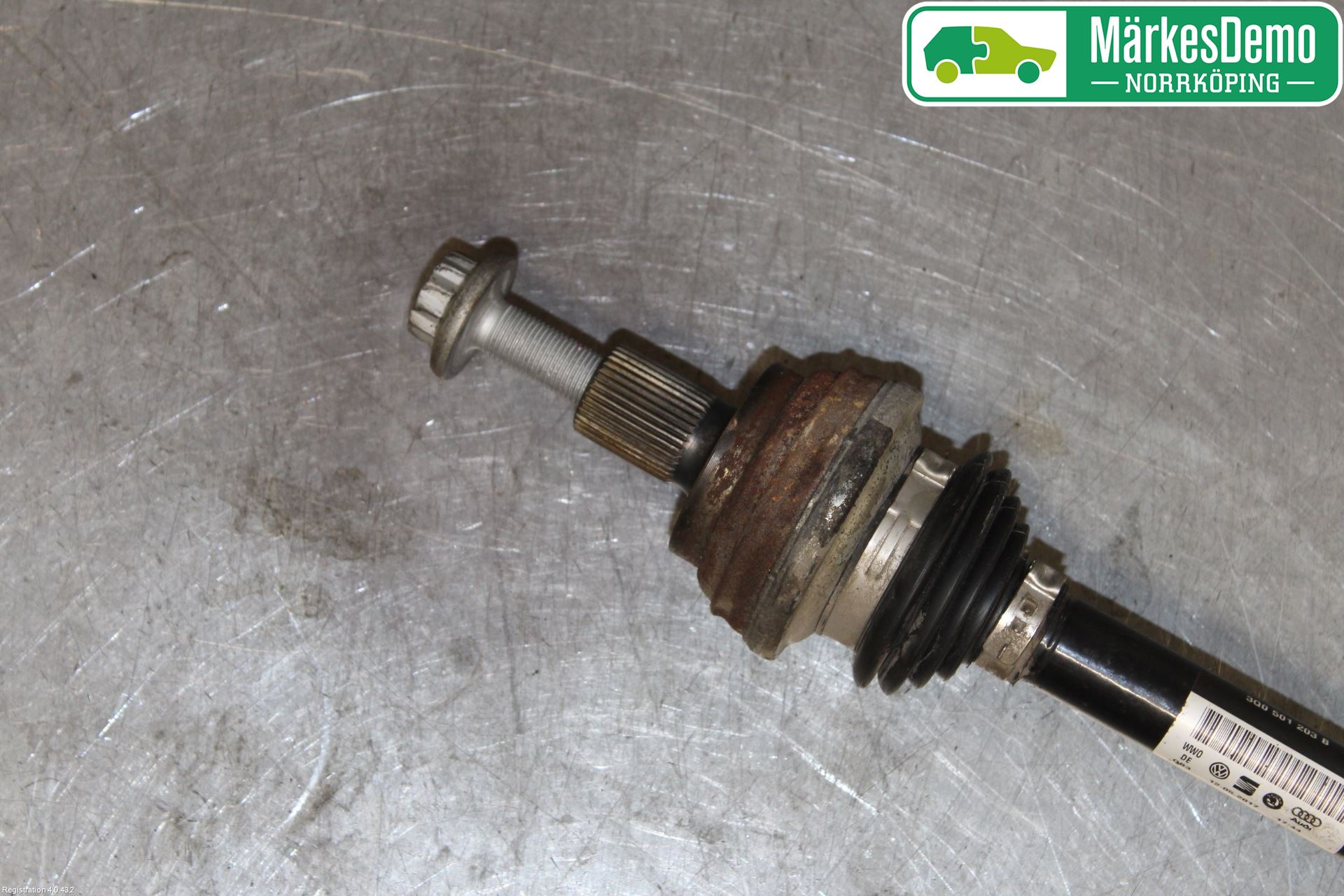 Volkswagen VW TIGUAN 16-24 Drivaxel Bak Vänster