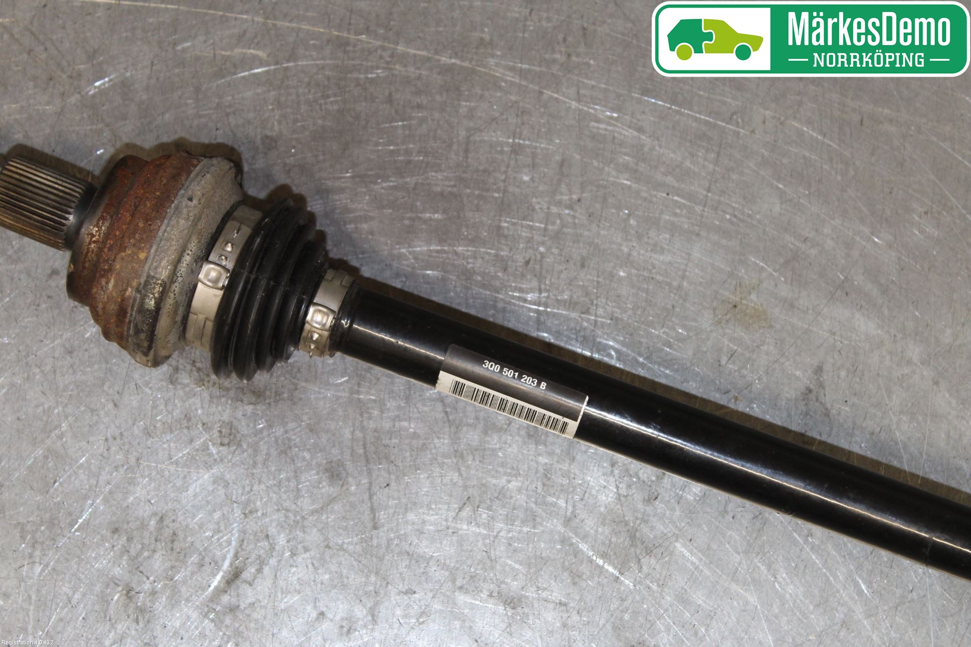 Volkswagen VW TIGUAN 16-24 Drivaxel Bak Vänster
