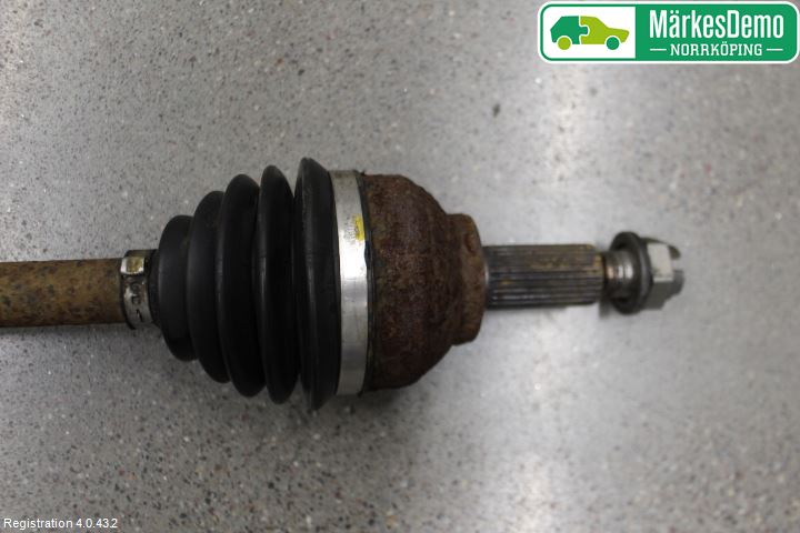 Renault TRAFIC   02-14 Drivaxel Fram Höger
