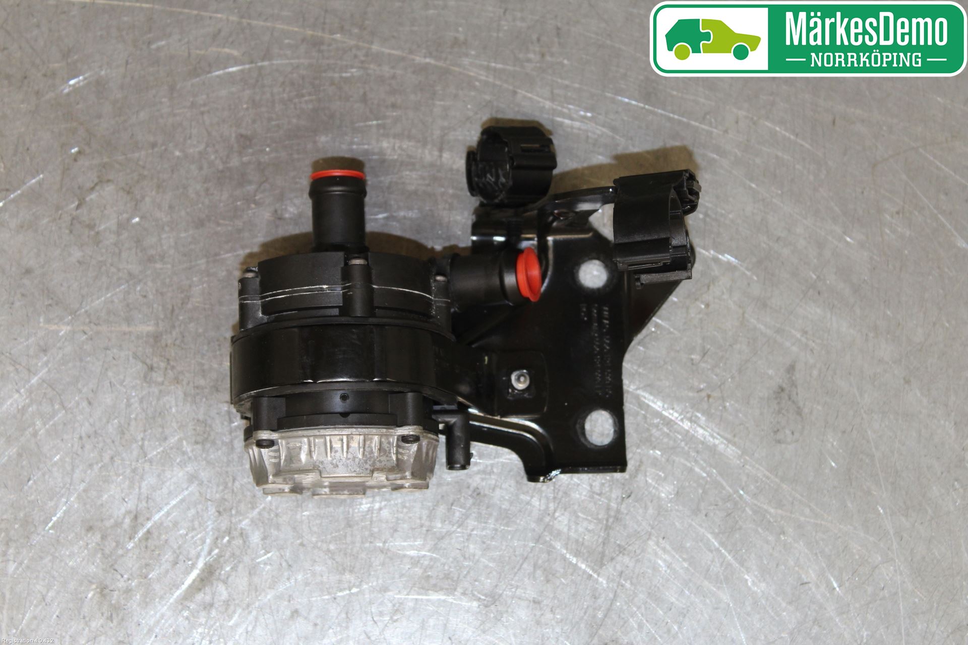Volkswagen VW TIGUAN 16-24 Vattenpump