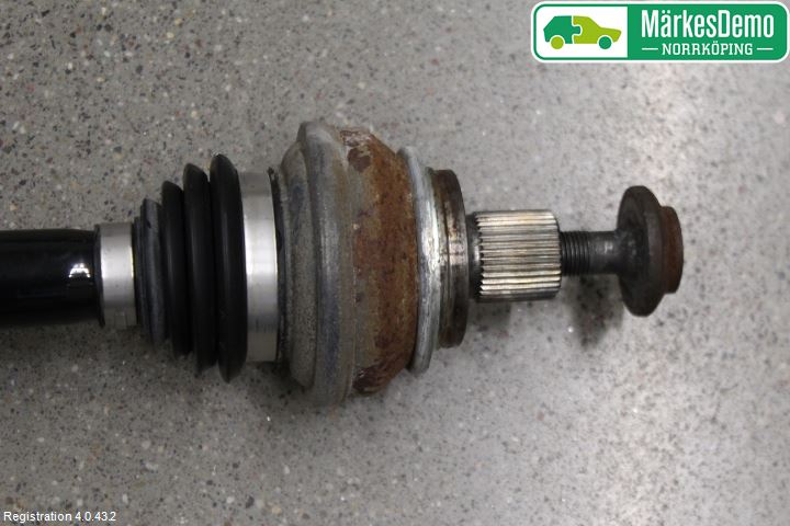 Audi A5 17- Drivaxel Bak Höger