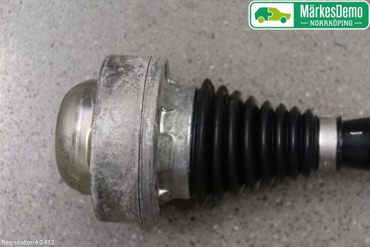Audi A5 17- Drivaxel Bak Höger