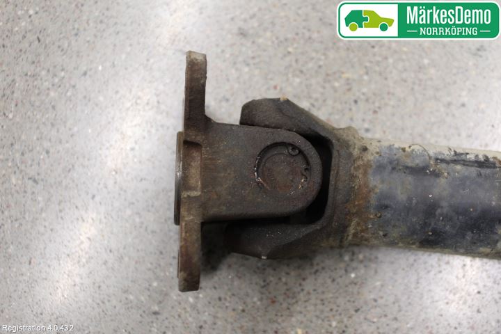 Mitsubishi PAJERO  99-06 Mellanaxel Främre
