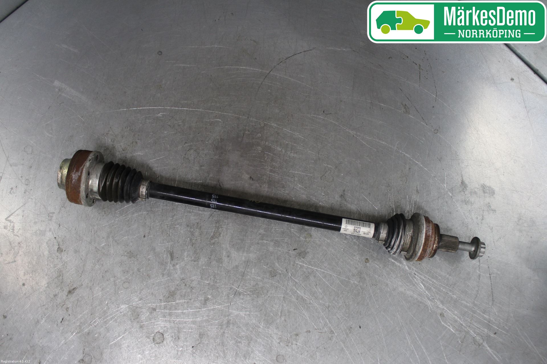 Volkswagen VW TIGUAN 16-24 Drivaxel Bak Höger