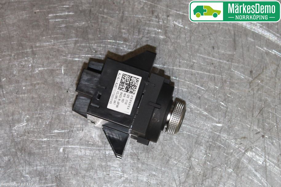 Audi Q2/SQ2 17- Strömställare Övrigt