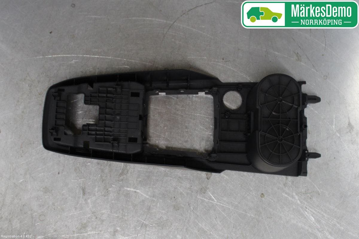 Audi Q2/SQ2 17- Inr Tunnelfack