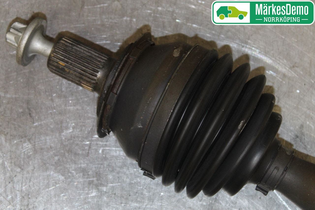 Mercedes-Benz MB A-KLASS (W176) 13-18 Drivaxel Fram Vänster