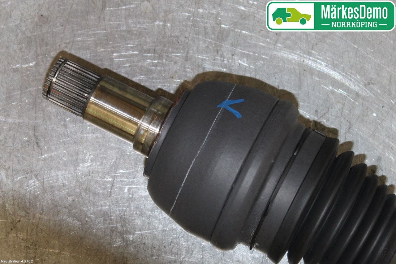 Mercedes-Benz MB A-KLASS (W176) 13-18 Drivaxel Fram Vänster