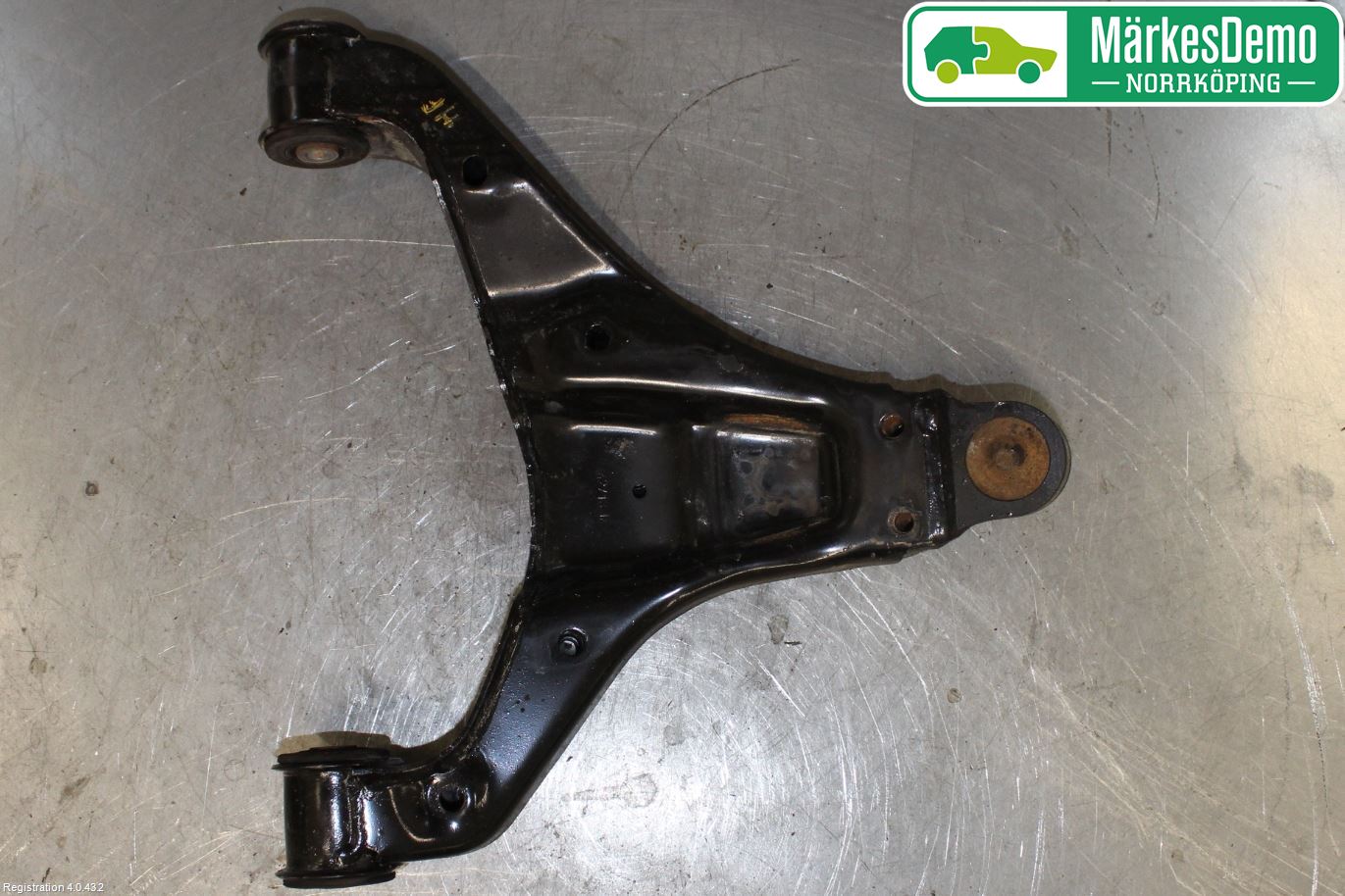 Volkswagen VW CRAFTER 06-16 Bärarm Fram Undre Hö
