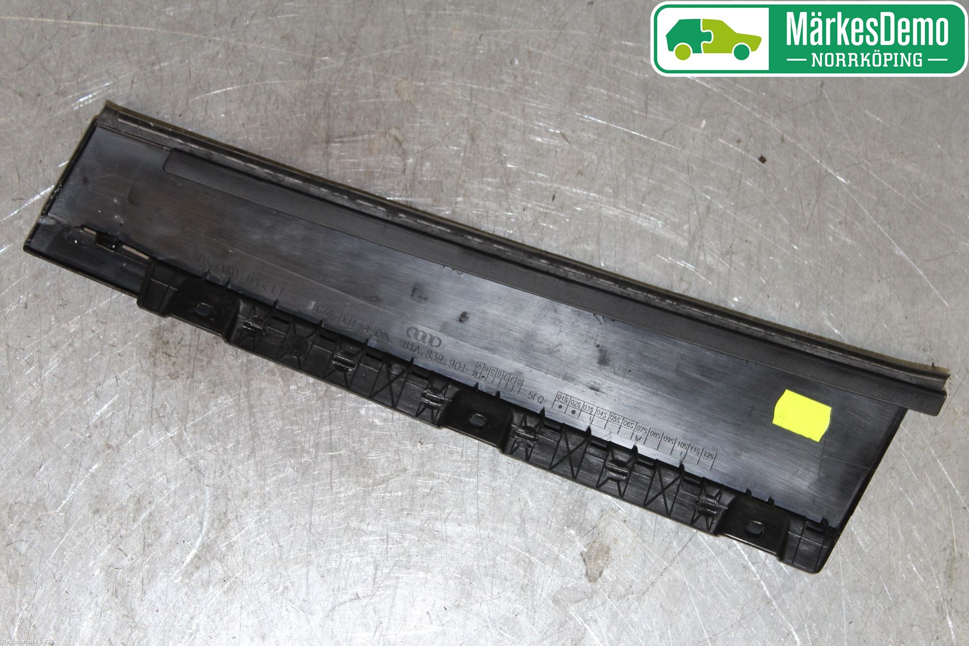 Audi Q2/SQ2 17- Dörr Dekorlist Bak Vä