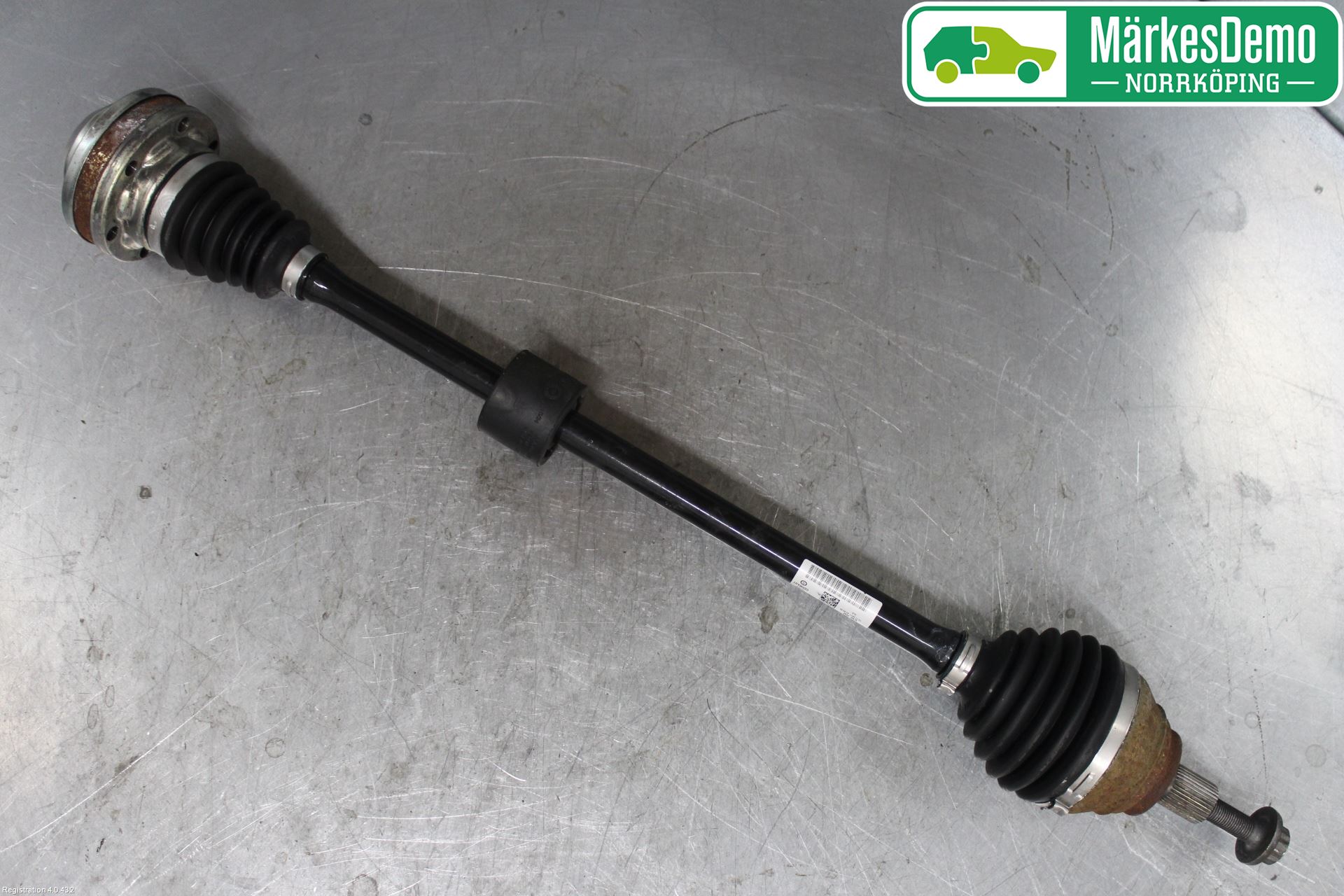 Volkswagen VW TOURAN 16- Drivaxel Fram Höger